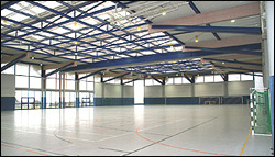 Sporthallen für Fußball-Trainingslager im Winter